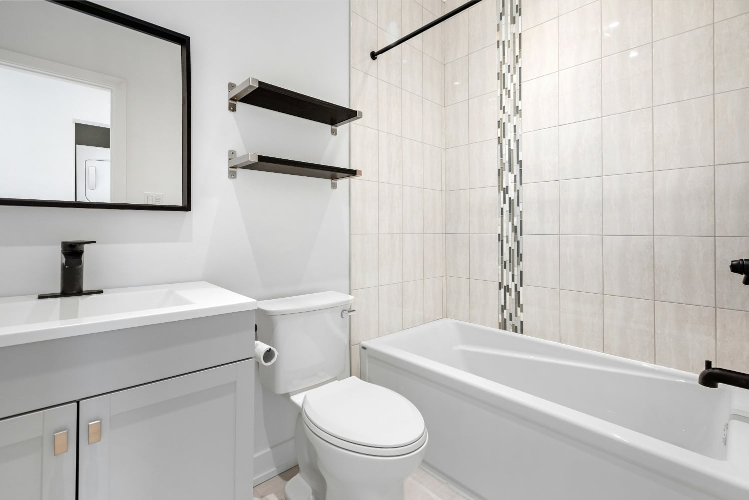 Acrylic bathtub