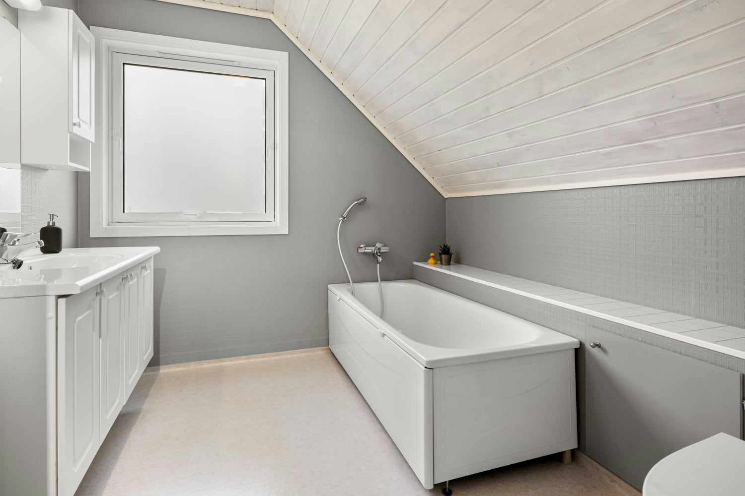 Steel tub
