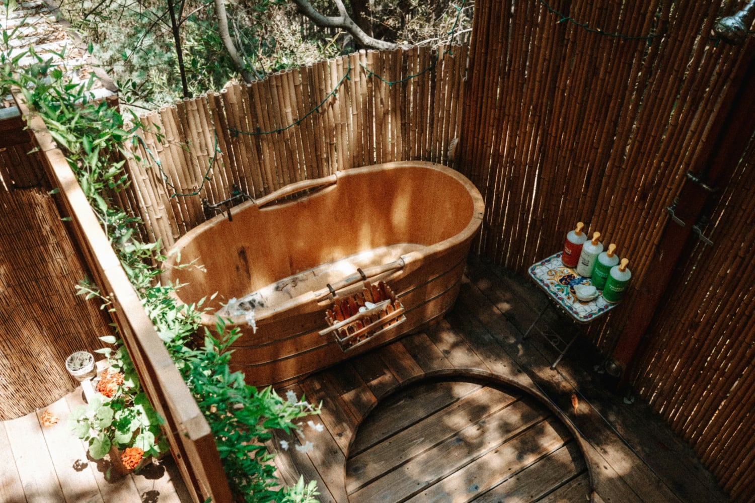 Wooden bathtub