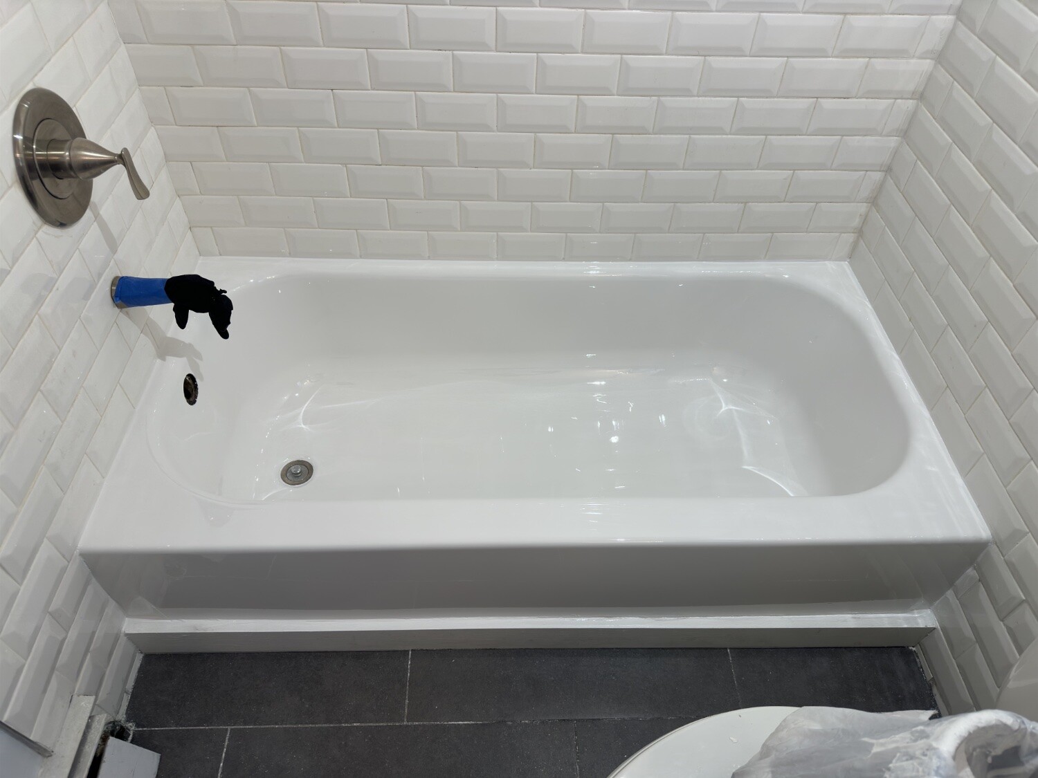 Bathtub refinishing — after